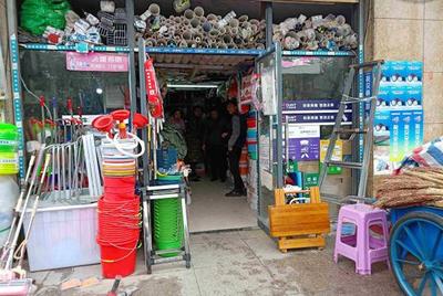 開(kāi)遍路口的五金店生意慘淡，為何越開(kāi)越多？理由很簡(jiǎn)單